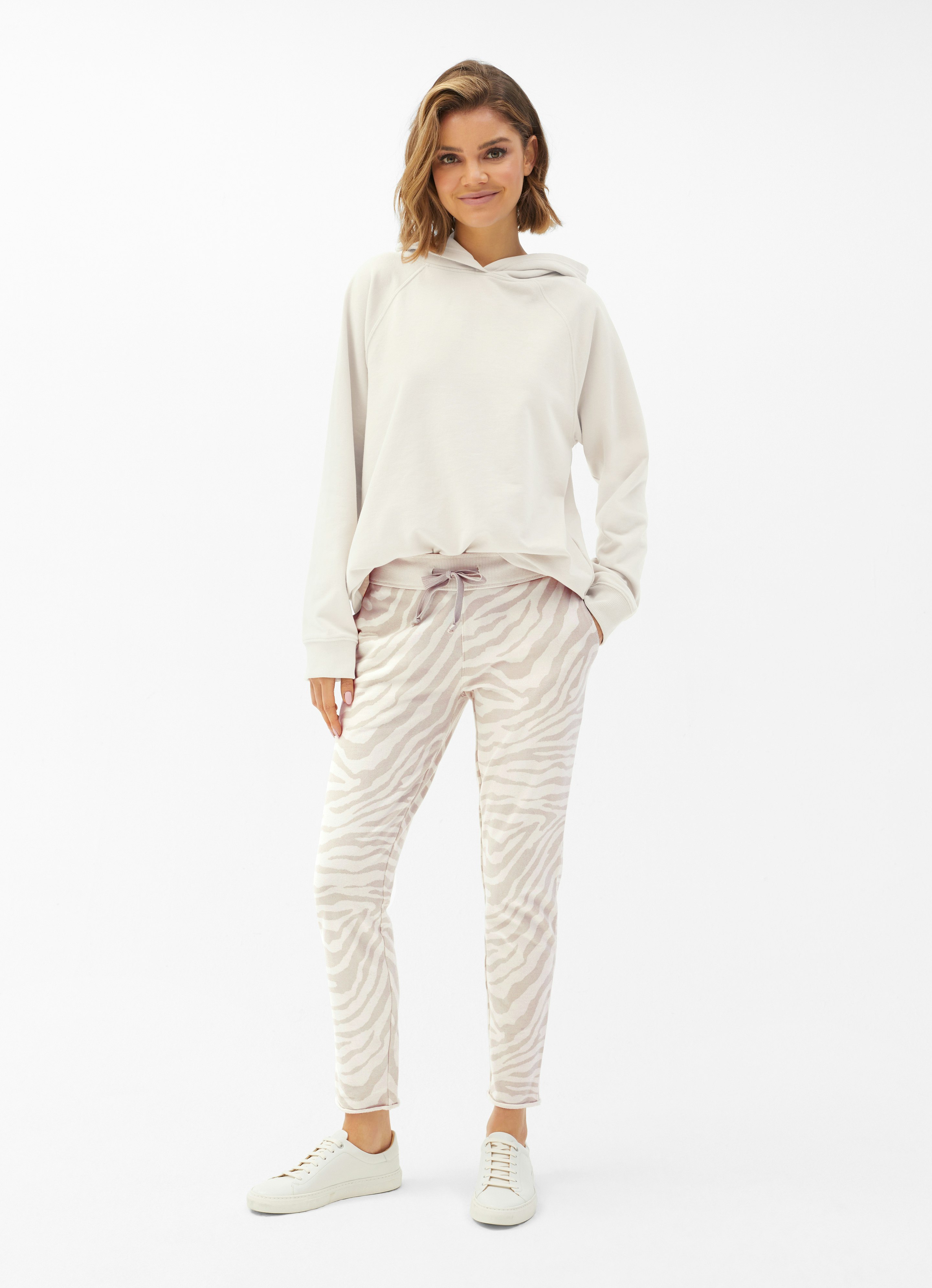 H&m slim hotsell fit sweatpants