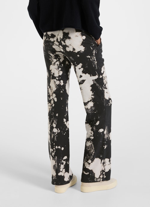 Wide Leg Hosen Wide Leg Fit -  Batik Sweatpants black-almond milk
