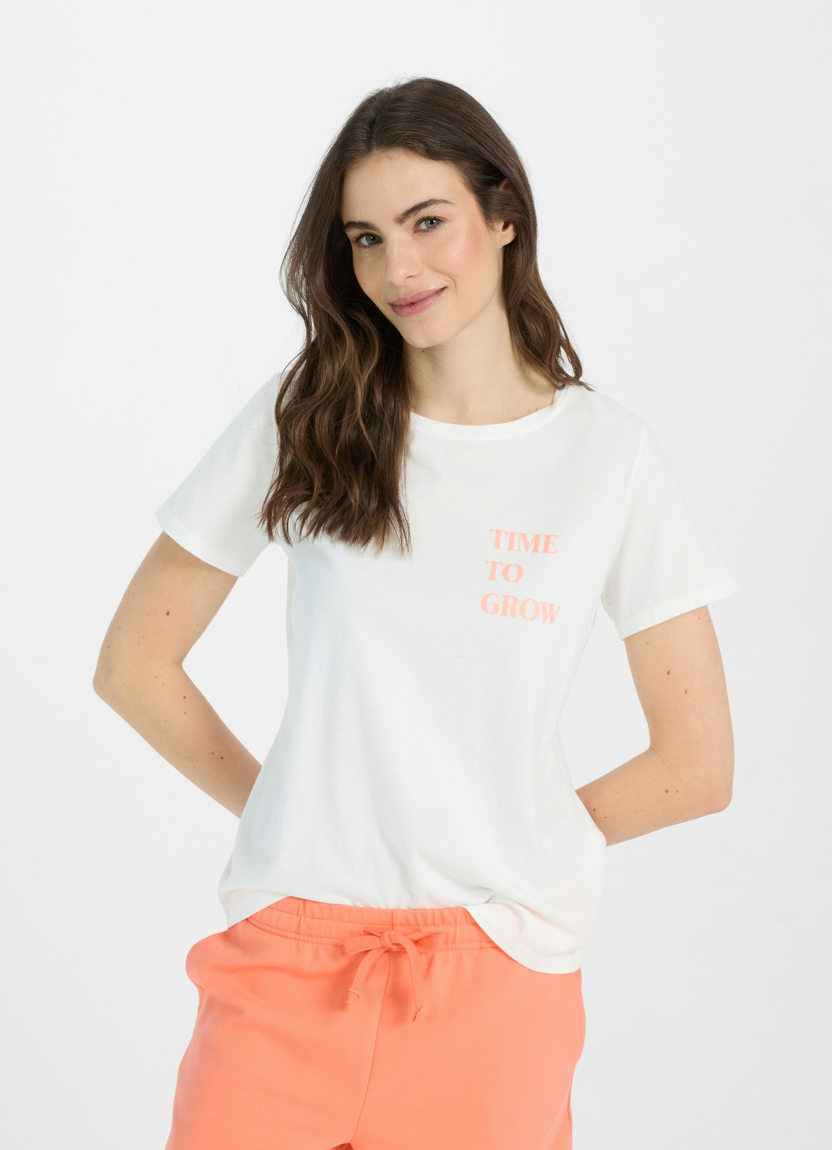 JUVIA 売れ筋商品|||ジュヴィア Tシャツ トップス レディース T-shirts White White T-Shirt | Buy T-shirts online at JUVIA