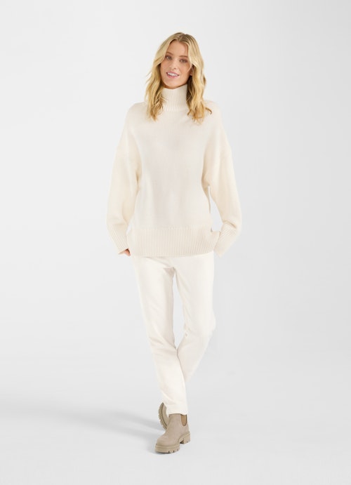 Casual Fit Knitwear Cashmere turtleneck sweater eggshell