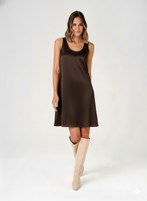 Casual Fit Kleider Satin - Kleid bitter chocolate