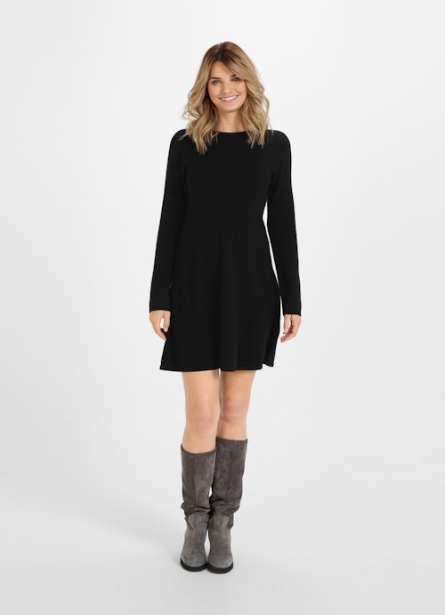 Regular Fit Kleider Cashmere Blend - Kleid black