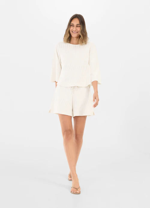 Longueur moyenne Short Short ajouré eggshell