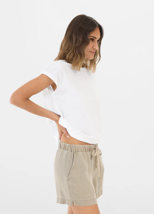 Coupe Regular Fit Short Short en sergé fungi