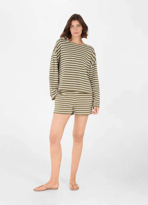 Medium Fit Shorts shorts burnt olive