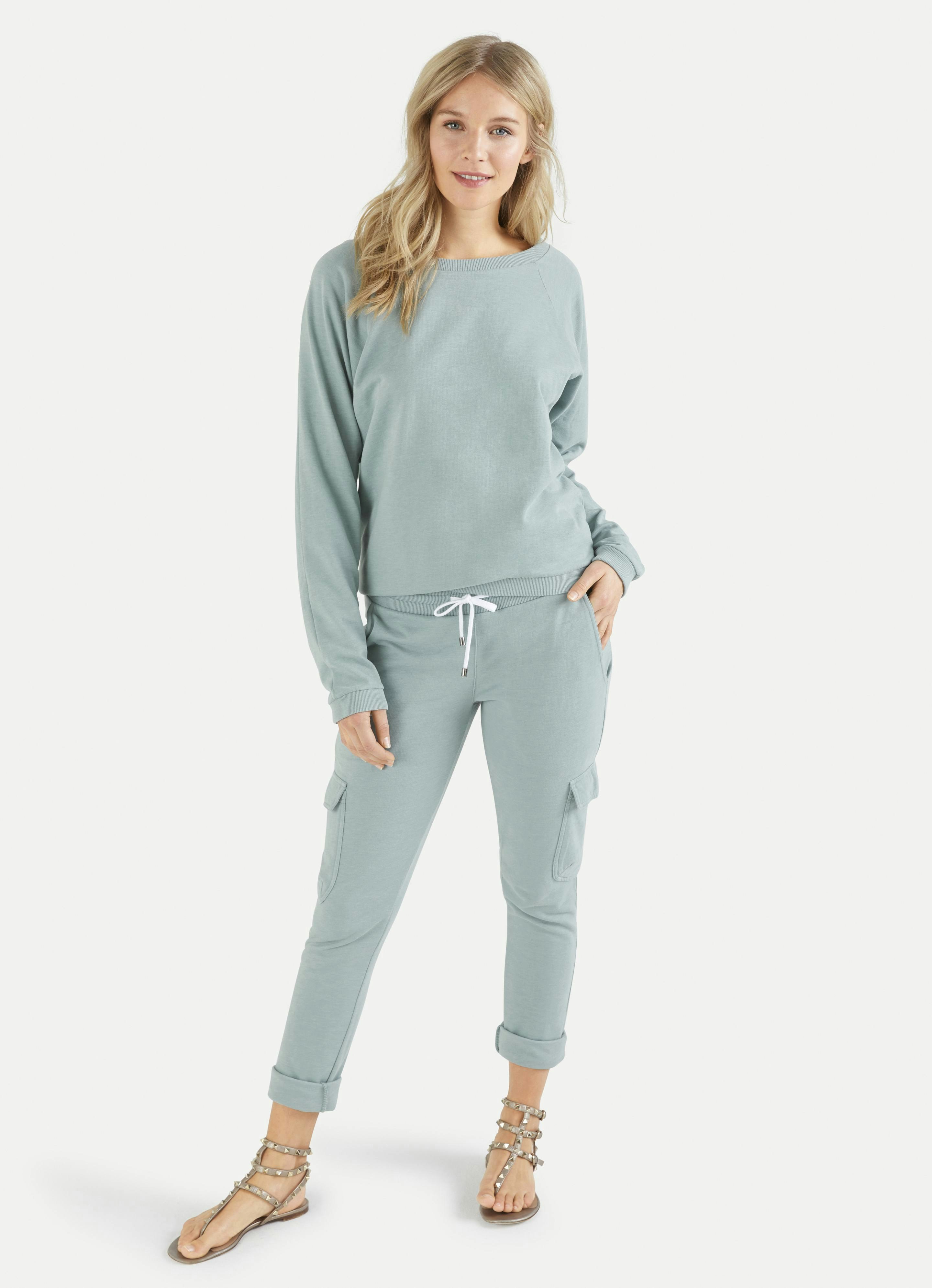 loose fit cargo sweatpants